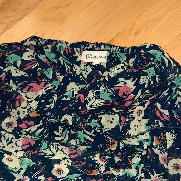 Olivaceous Black Floral Off-Shoulder Blouse - Picture 2 of 2